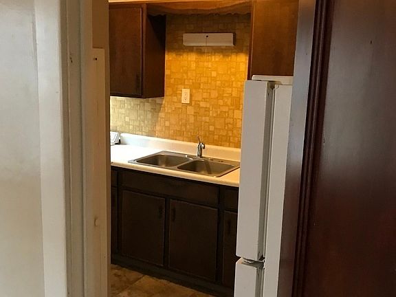 2nd image of 3837 Baltimore Ave