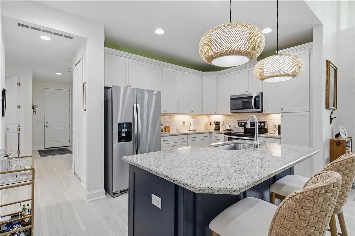 2 bed, 1743 sqft, $3,200 — Photo 3