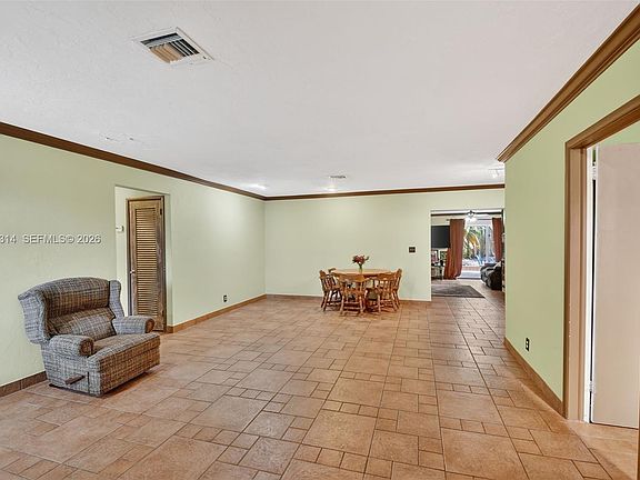 5th image of 1712 High Ridge Rd