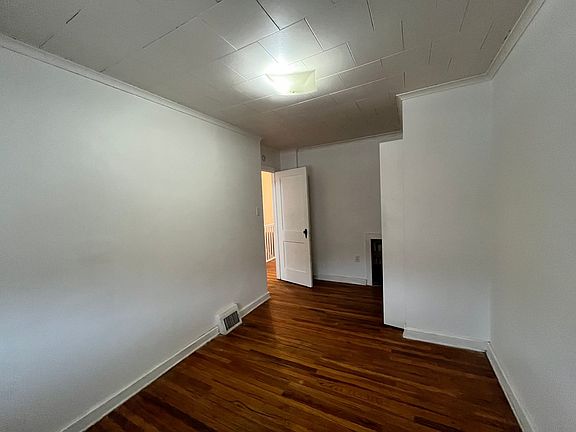 4th image of 4507 Vista St