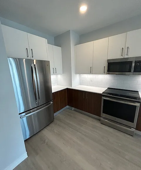 Residences at Sharon Gallery — Photo 36