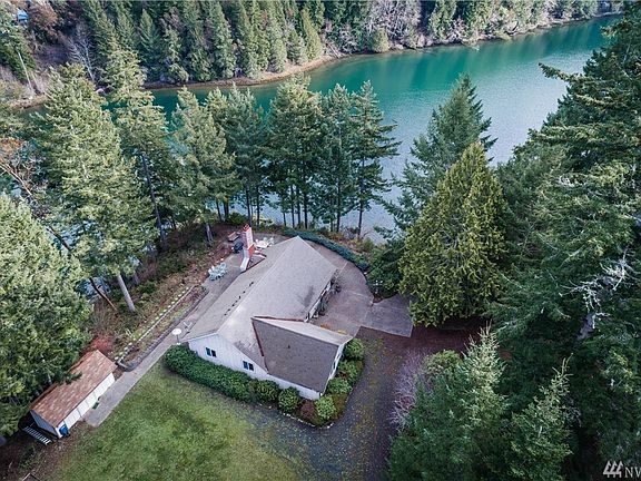 Aerial view of the main home and spectacular views of Fisherman Harbor.