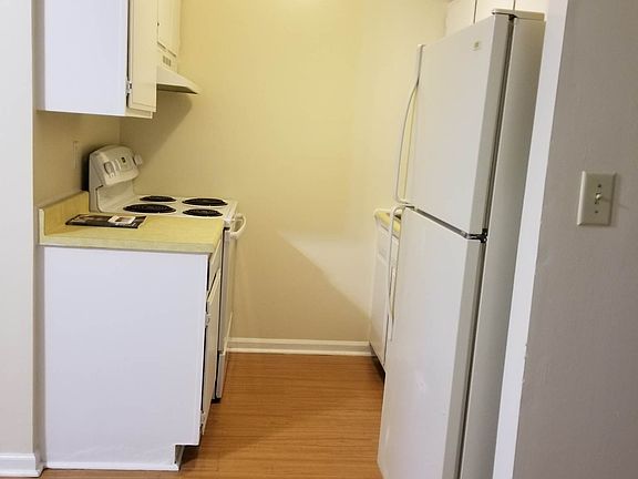5th image of 178 Gazette Ave APT 12