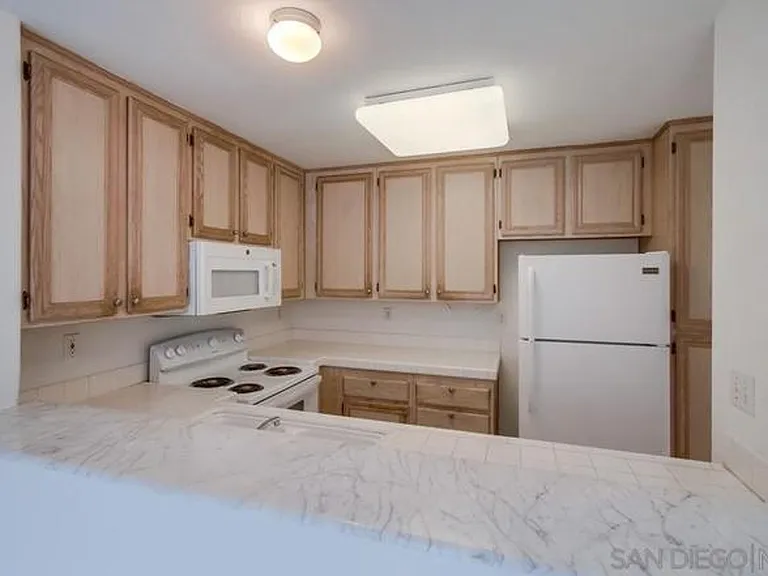 2045 Burton St #51 — Photo 13