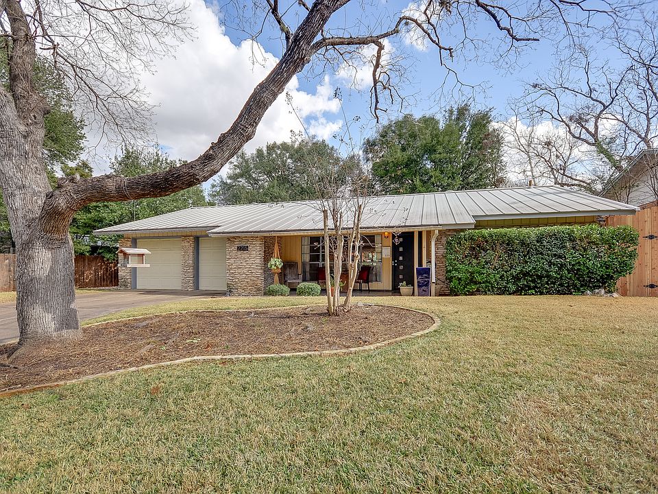 1st image of 2215 Alta Vista Ave