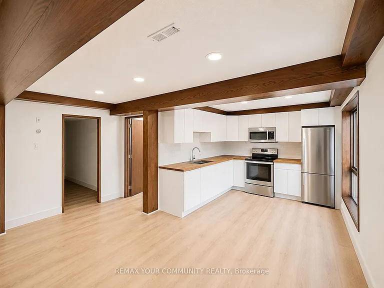 126 Simonston Blvd #W/O — Photo 2