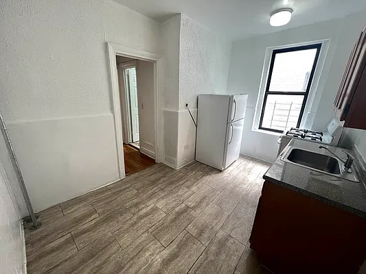 Rented by Bruma Realty LLC | media 4