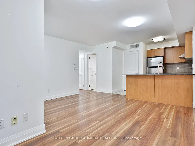 318 John St #265 — Photo 8