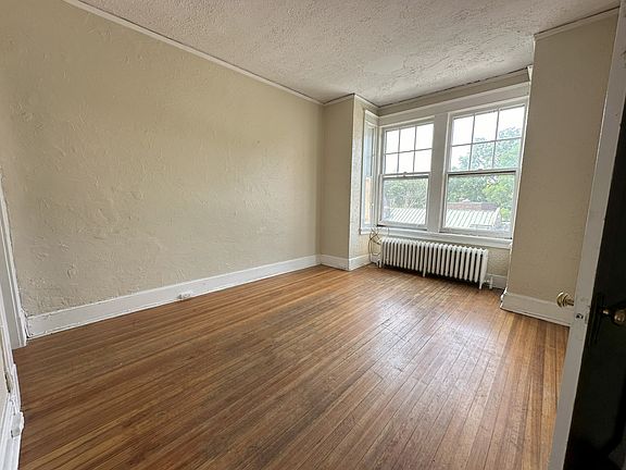 4th image of 176 Chestnut St #10871573