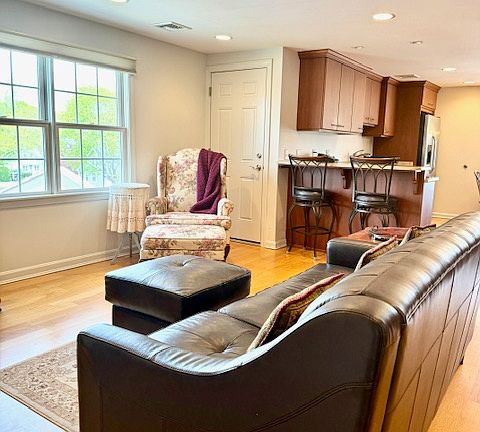 5th image of 59 Williams Ave #3