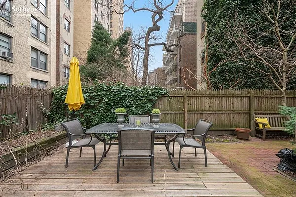 Sold by Sotheby's International Realty | media 25