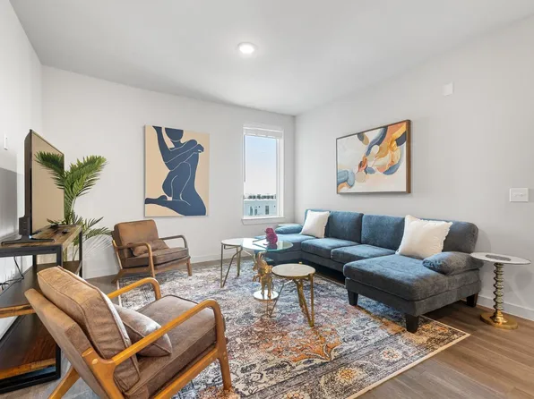 5820 1/2 Cameron Rd, Austin, TX