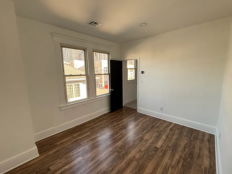 151 Washington Ave #2L — Photo 2