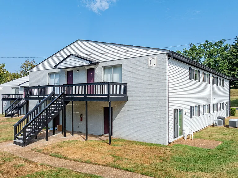 Brookwood Apartments — Photo 21