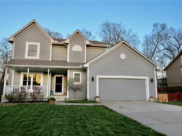 1205 Meadows Ln, Greenwood, MO 64034