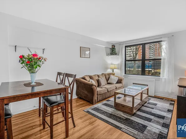 5235 39th Rd APT 3B, Woodside, NY 11377
