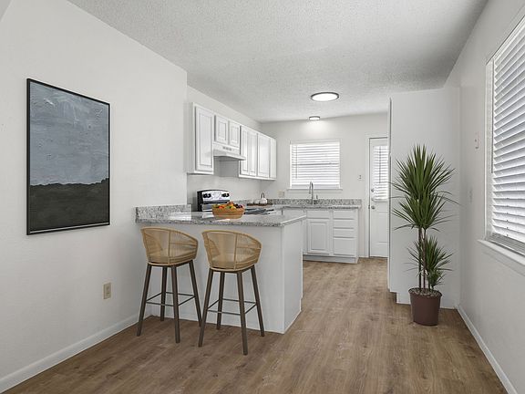 4th image of 333 Fouts Ave #0