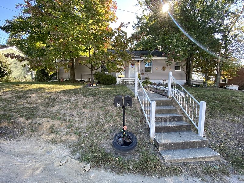 1st image of 209 McGowan Dr #B