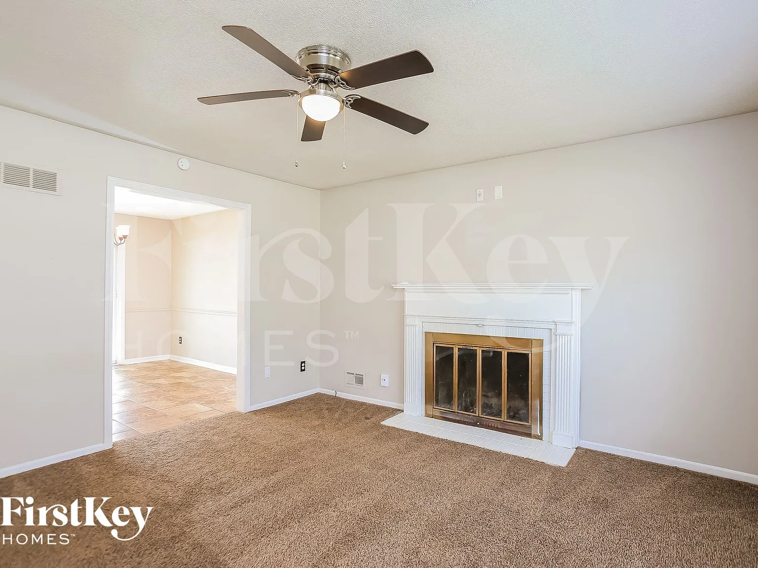 4 bed, 2.0 bath, 1189 sqft, $2,230 — Photo 4