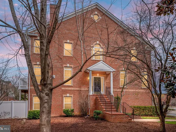 515 Dunmore St, Fredericksburg, VA 22401