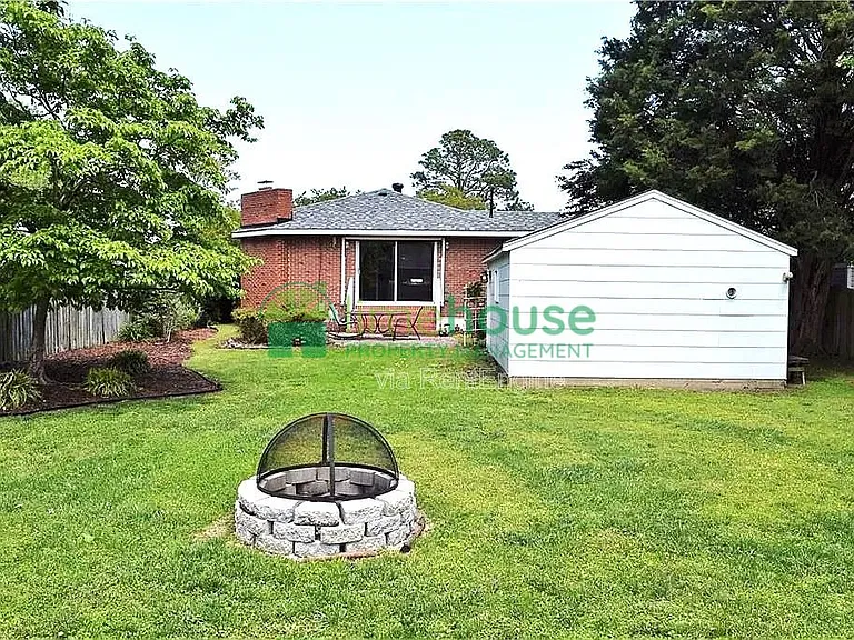 1439 Simpson Ct — Photo 15