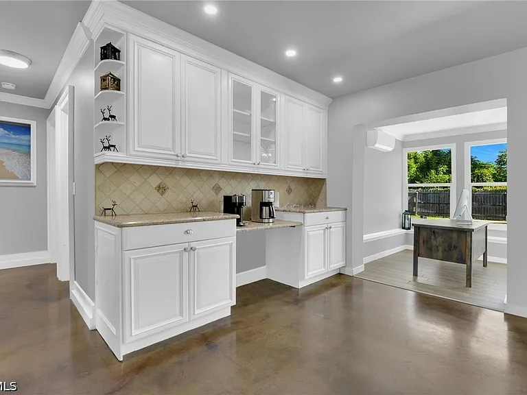 2413 Dover Ave — Photo 21