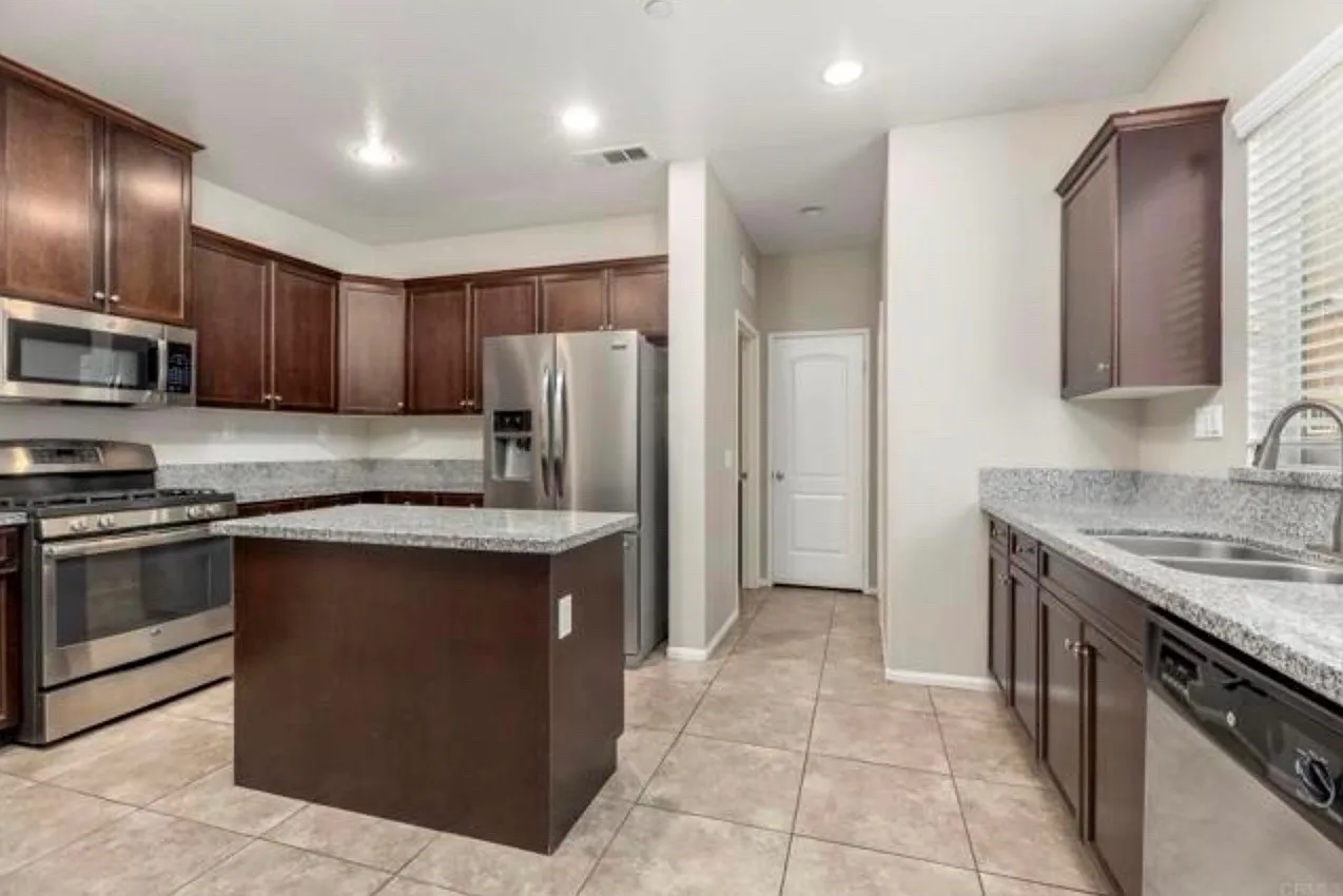37337 Paseo Violeta — Photo 3
