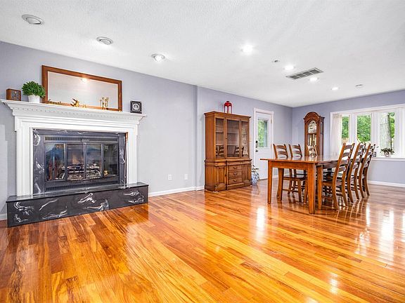 4th image of 529 Briarwood Dr