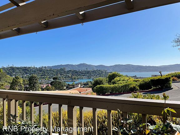 2nd image of 104 Marinero Cir