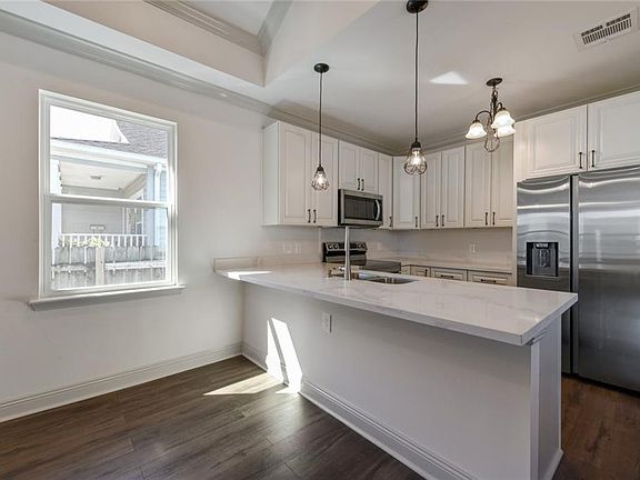 4th image of 2530 Music St