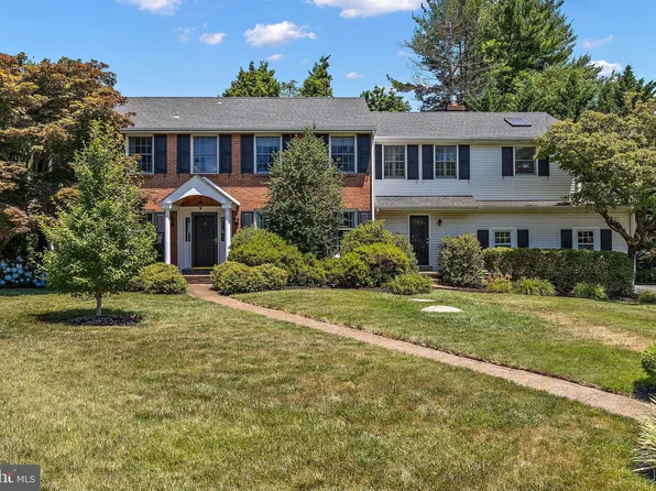 5902 Carriage Cir, Wilmington, DE 19807