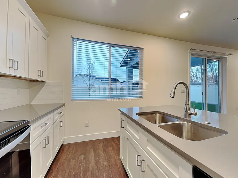 11422 W Mesquite St — Photo 3