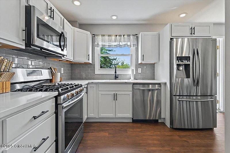 2nd image of 38 Dover Drive