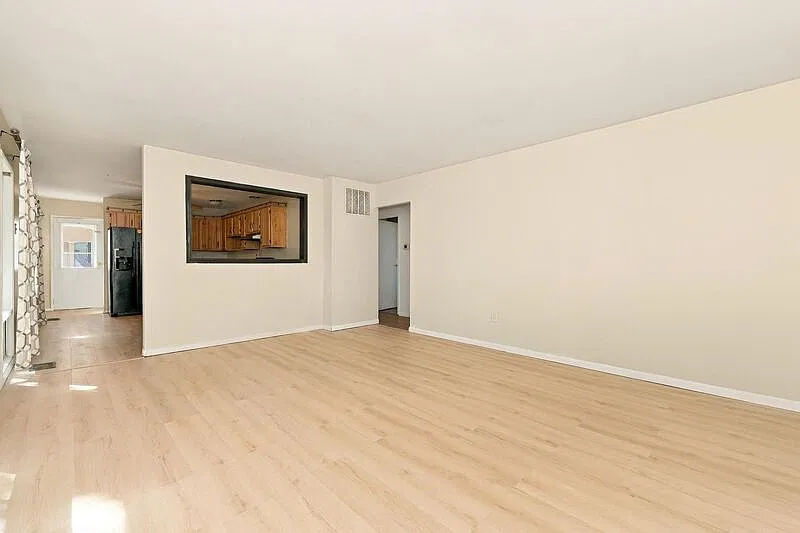 3 bed, 1.0 bath, $1,395 — Photo 4