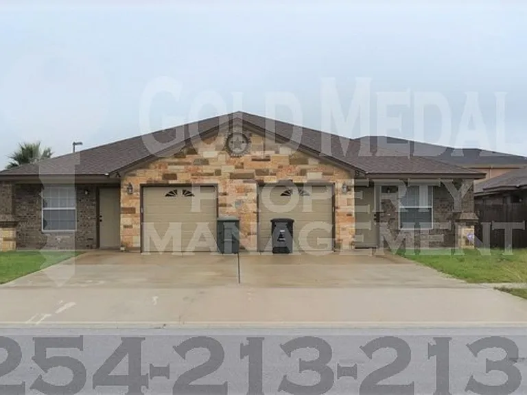 1110 Grace Point Dr — Photo 1