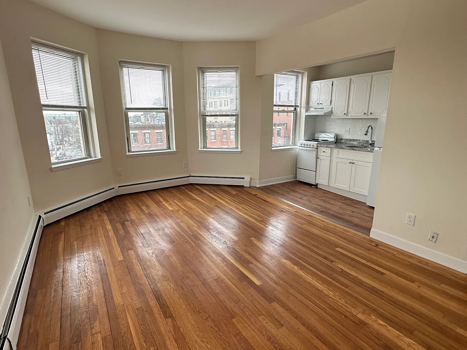 1 bed, 99999 sqft, $2,300 — Photo 4