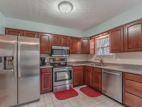 4th image of 6544 Benjamin Dr