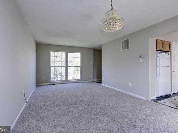 4th image of 9405 Ulster Dr
