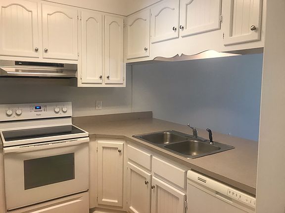3rd image of 3952 Echo Farms Blvd #1