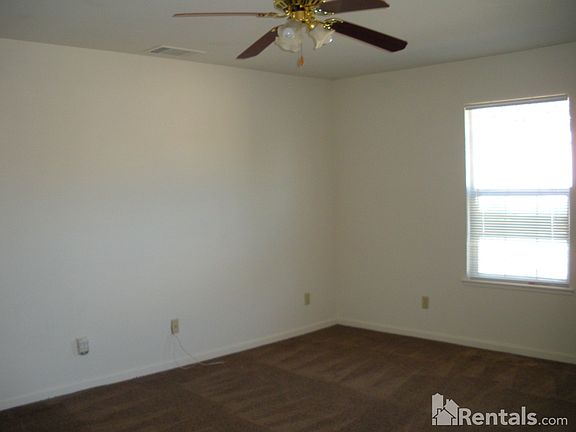 4th image of 2740 Del Paso Blvd
