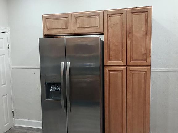 4th image of 2609 W Fayette St