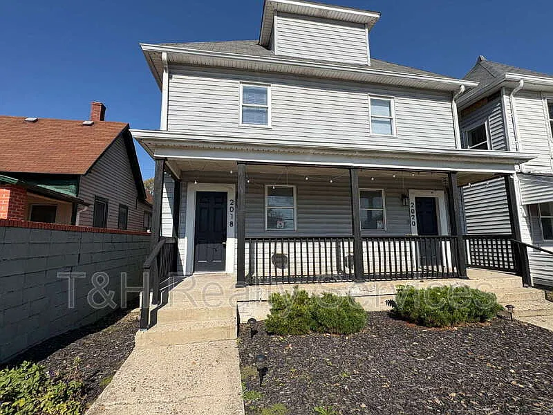 3 bed, 3.0 bath, 1440 sqft, $1,600 — Photo 1