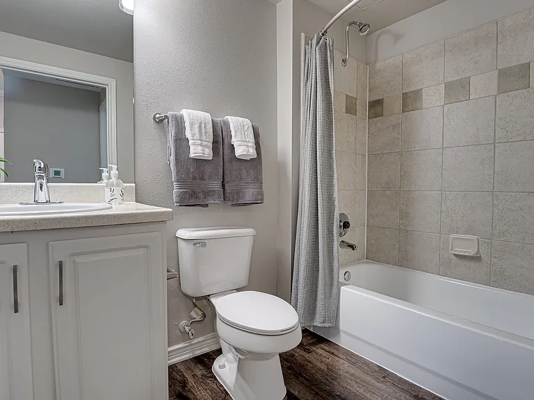 Highland Luxury Living — Photo 19