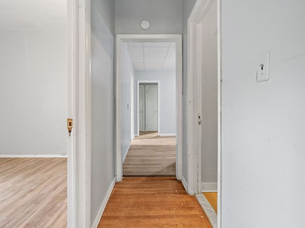 22 N Lake Ave APT 1