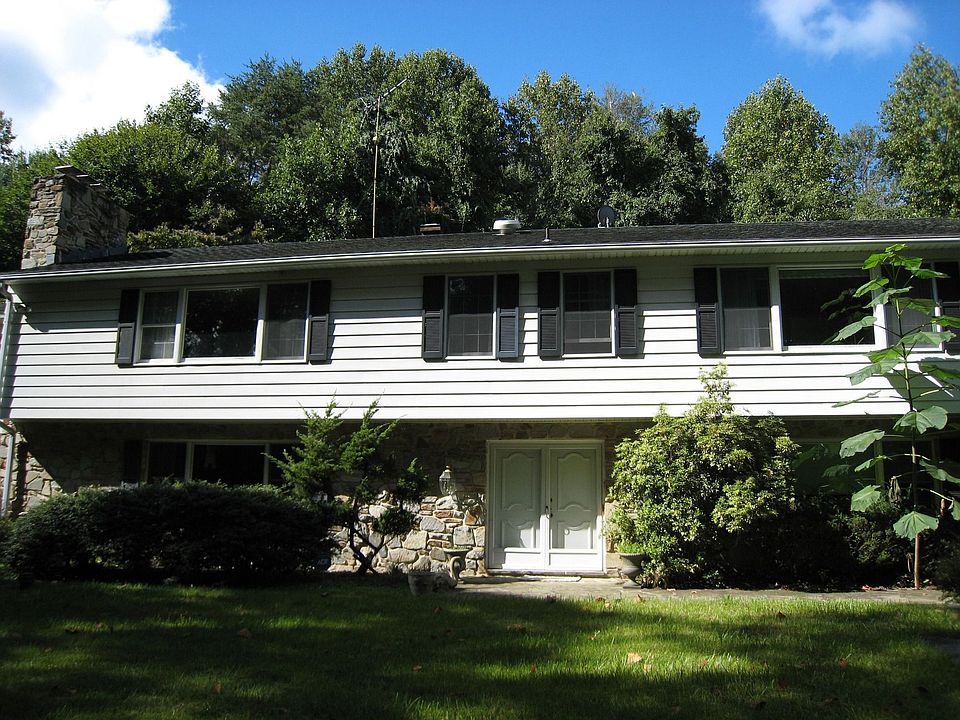 2nd image of 13411 Bladon Rd