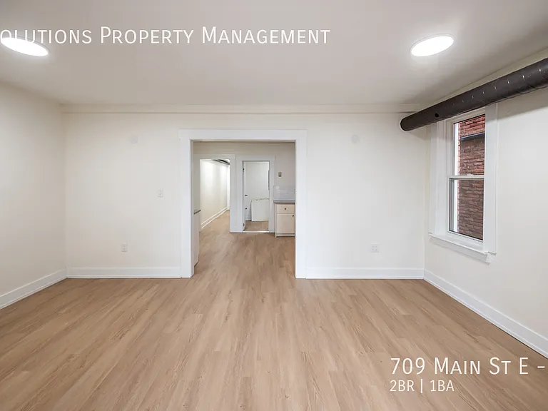 709 Main St E #4 — Photo 9