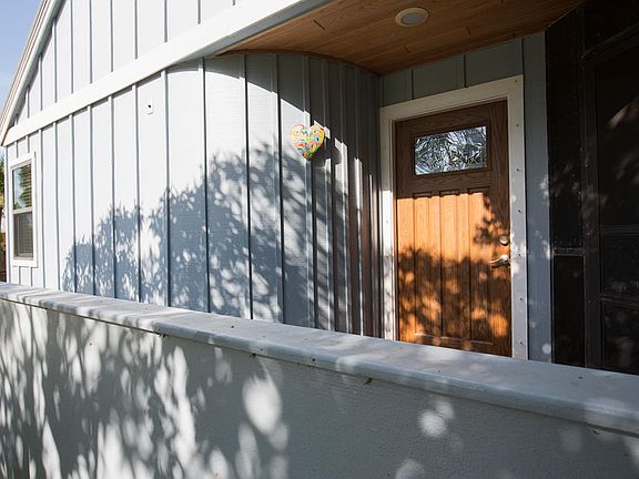 4th image of 3043 SW Berry Ave