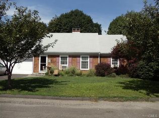 415 Housatonic Ave, Stratford, CT 06615