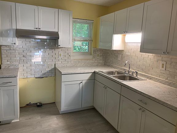 4th image of 9361 Lost Forest Dr