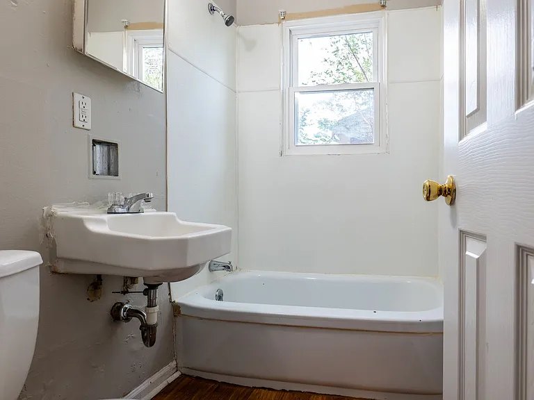 4112 N 48th St — Photo 8